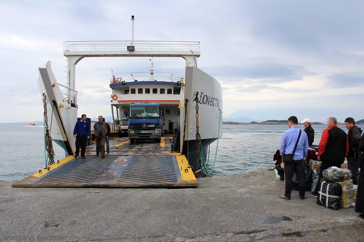 Athos-ferry1
