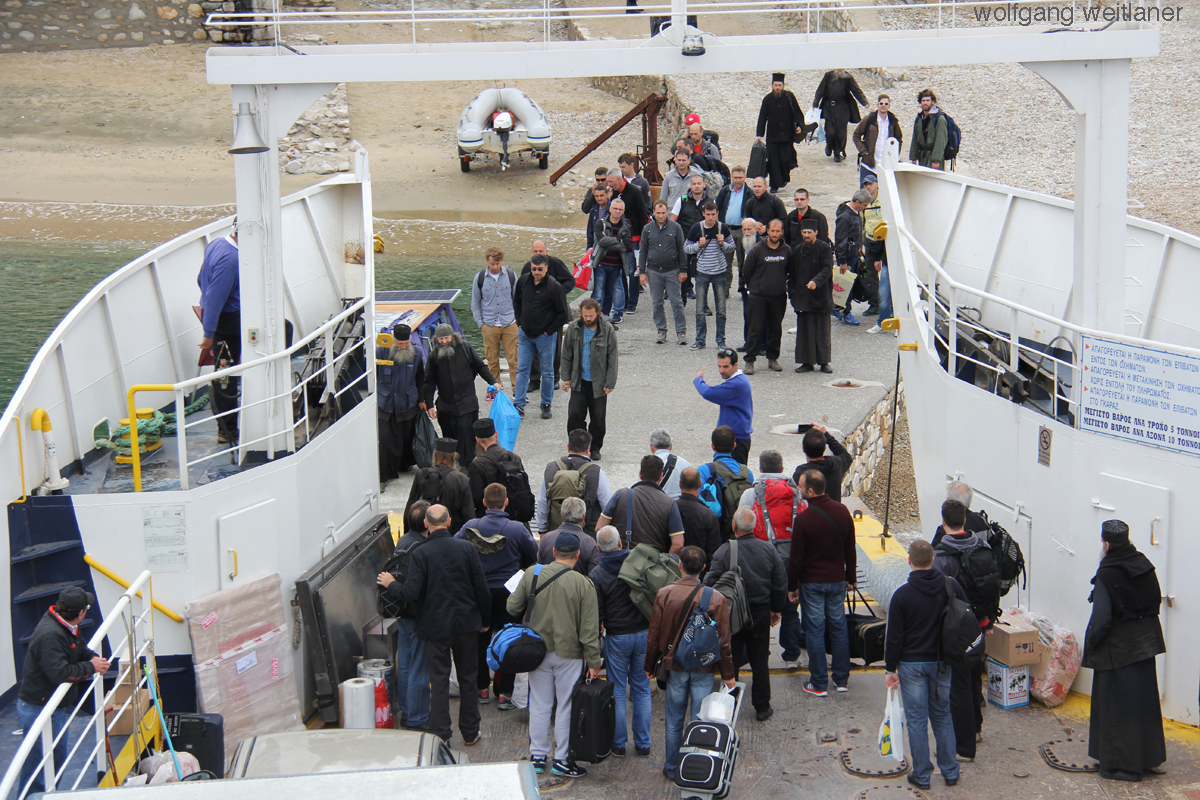 Athos-ferry4