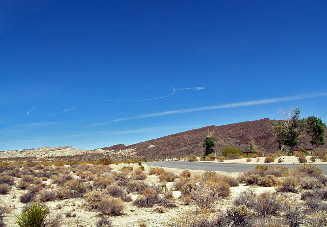 Hwy 14: Am Weg zum Red Rock Canyon, Kalifornien