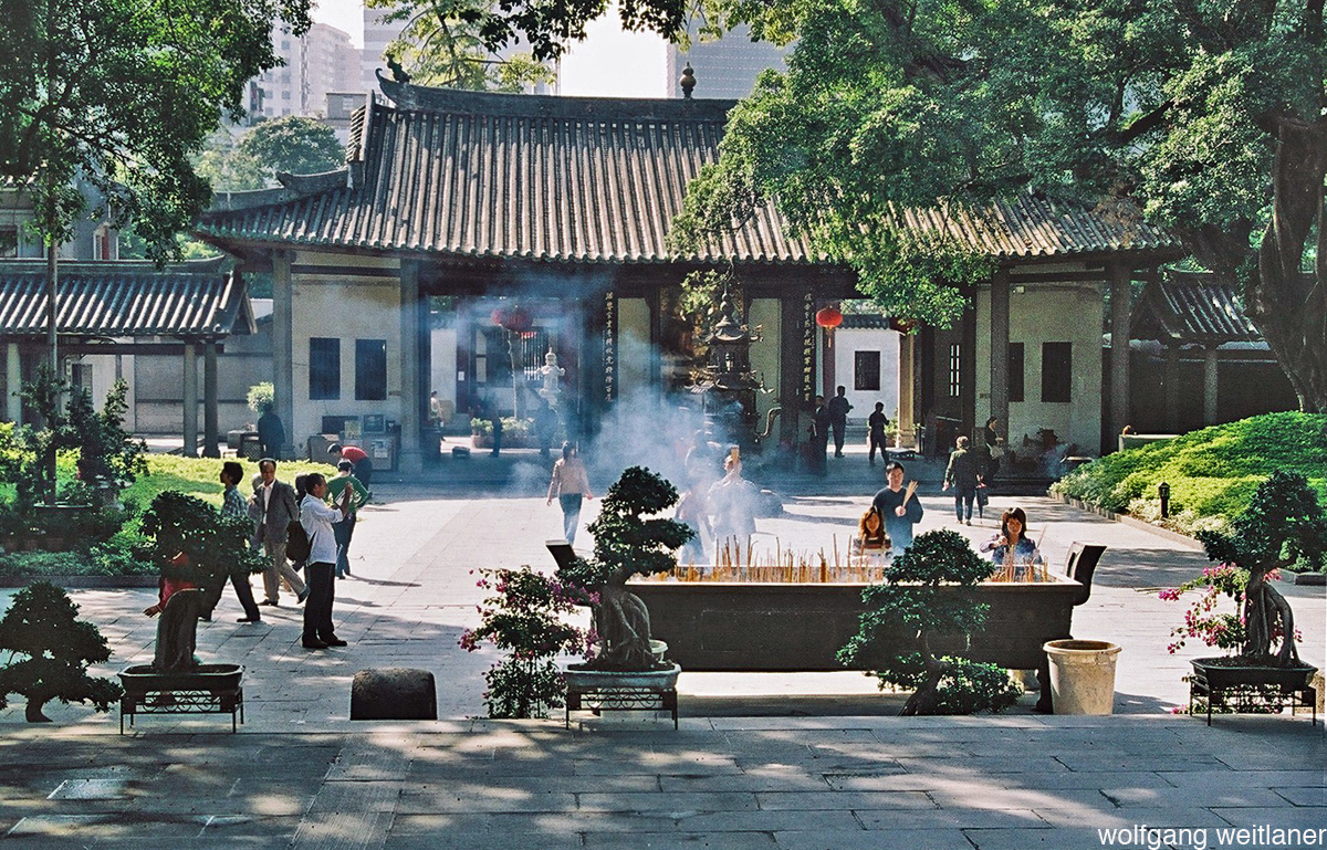 Gebet im Gungxiao-Tempel, Guangzhou, Guandong, China