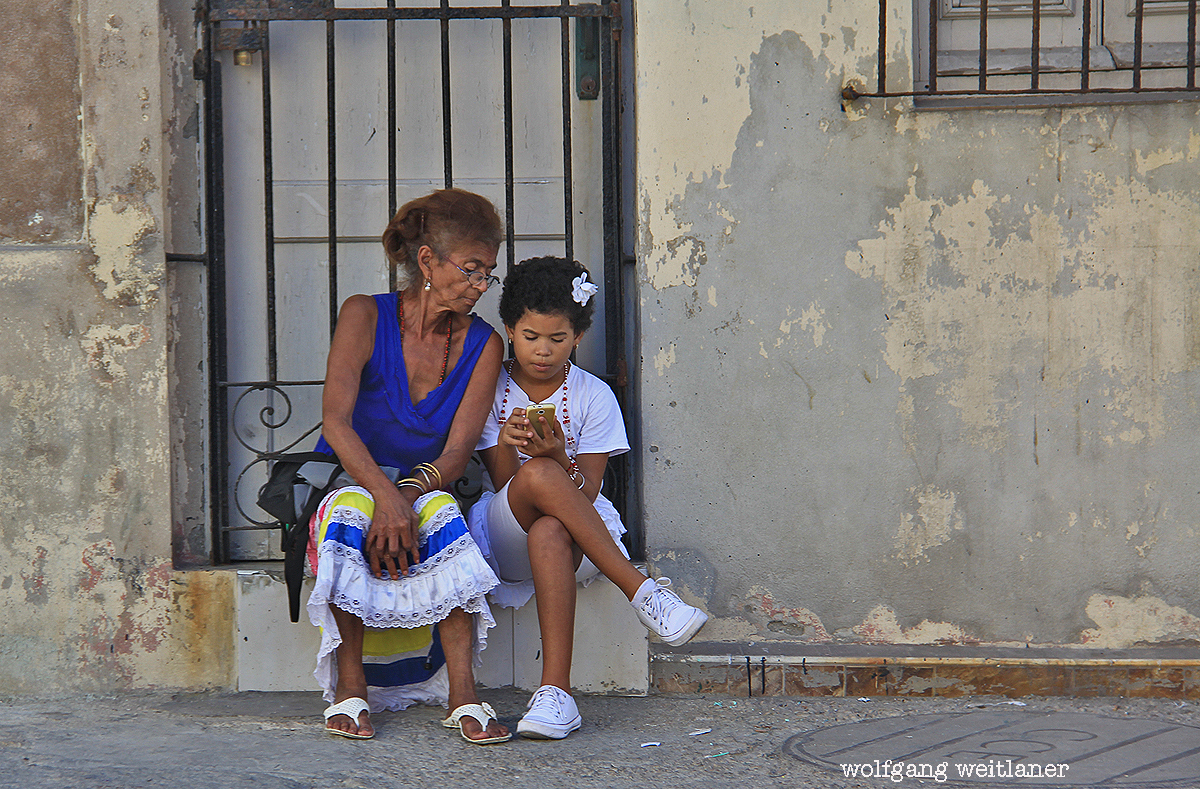Oma, Enkel - Handy, Havanna